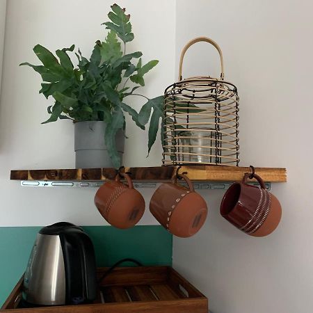 Le Petit Bali - Studio - Wifi - Parking - Coeur De Ville Pont-lʼAbbé Zewnętrze zdjęcie