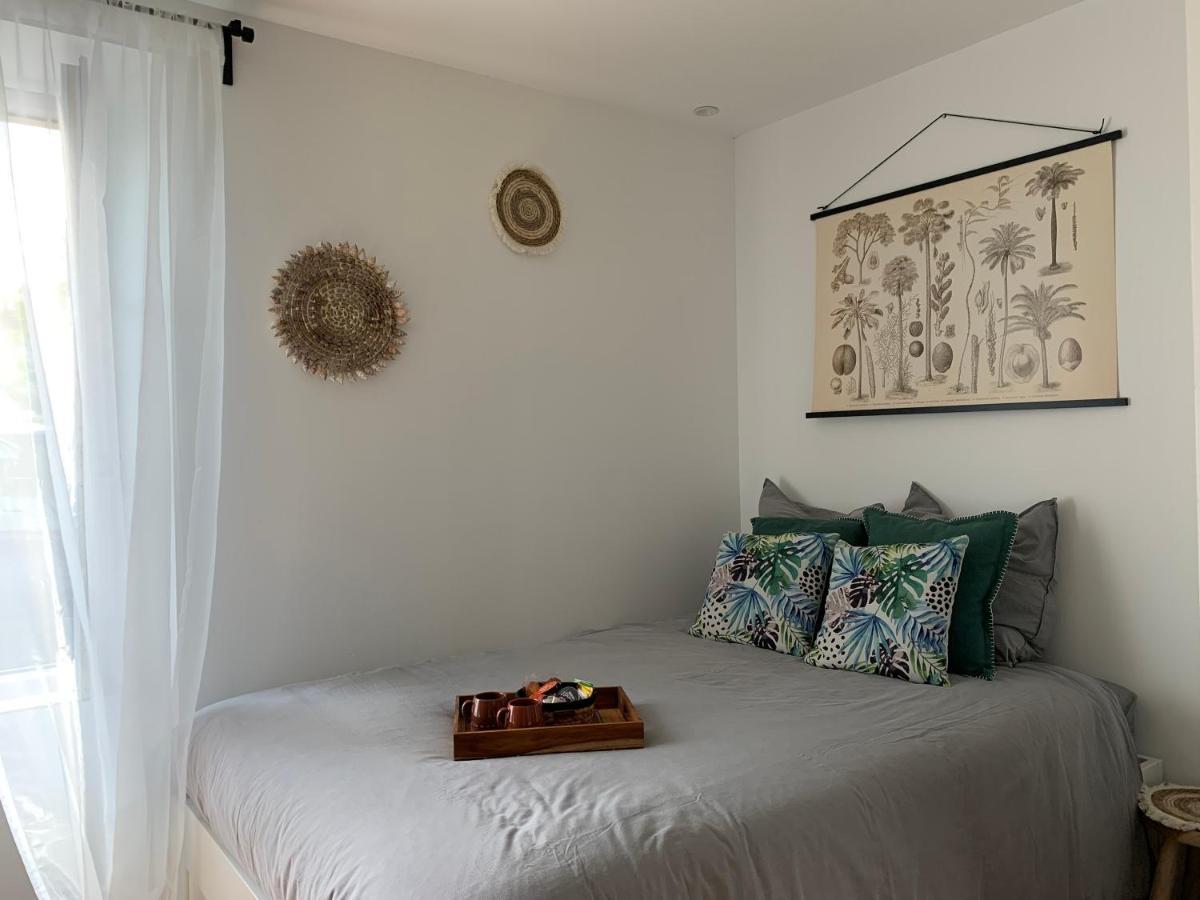 Le Petit Bali - Studio - Wifi - Parking - Coeur De Ville Pont-lʼAbbé Zewnętrze zdjęcie